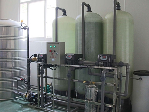 软化水在废水回用系统起到什么作用？